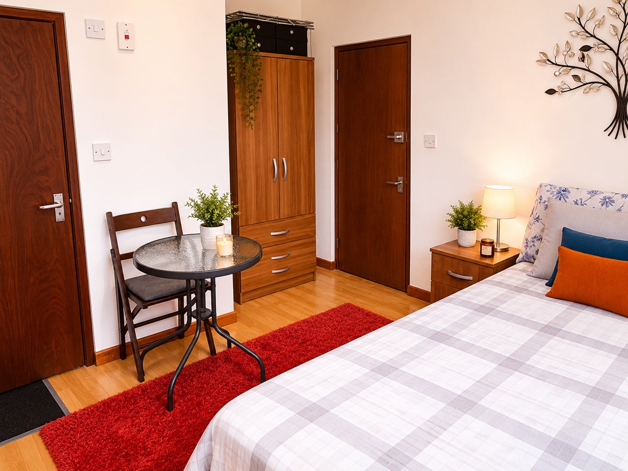 Room Shirley Road in Southampton