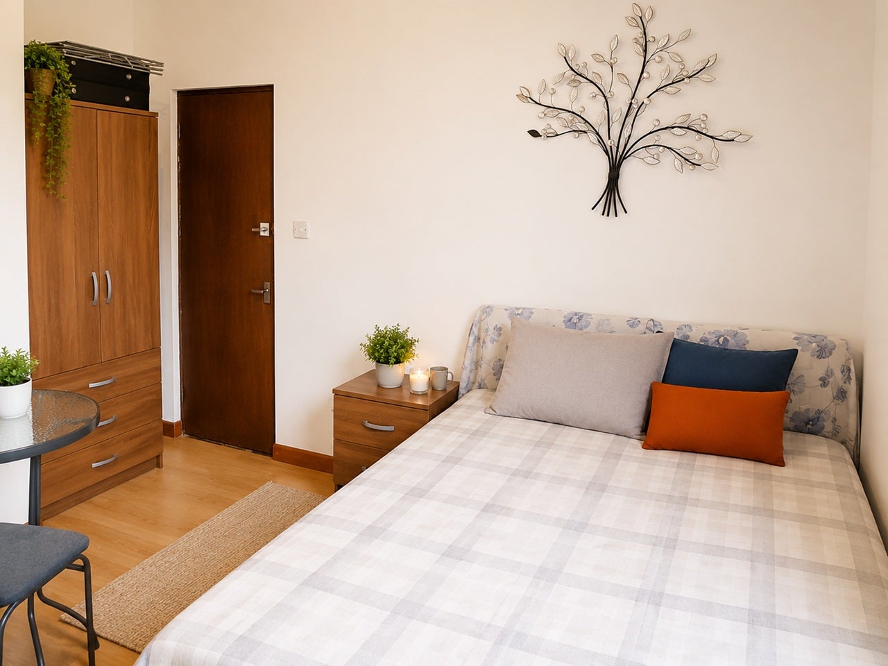 Room Shirley Road in Southampton