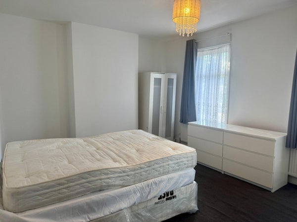 Flat Capel Road in London
