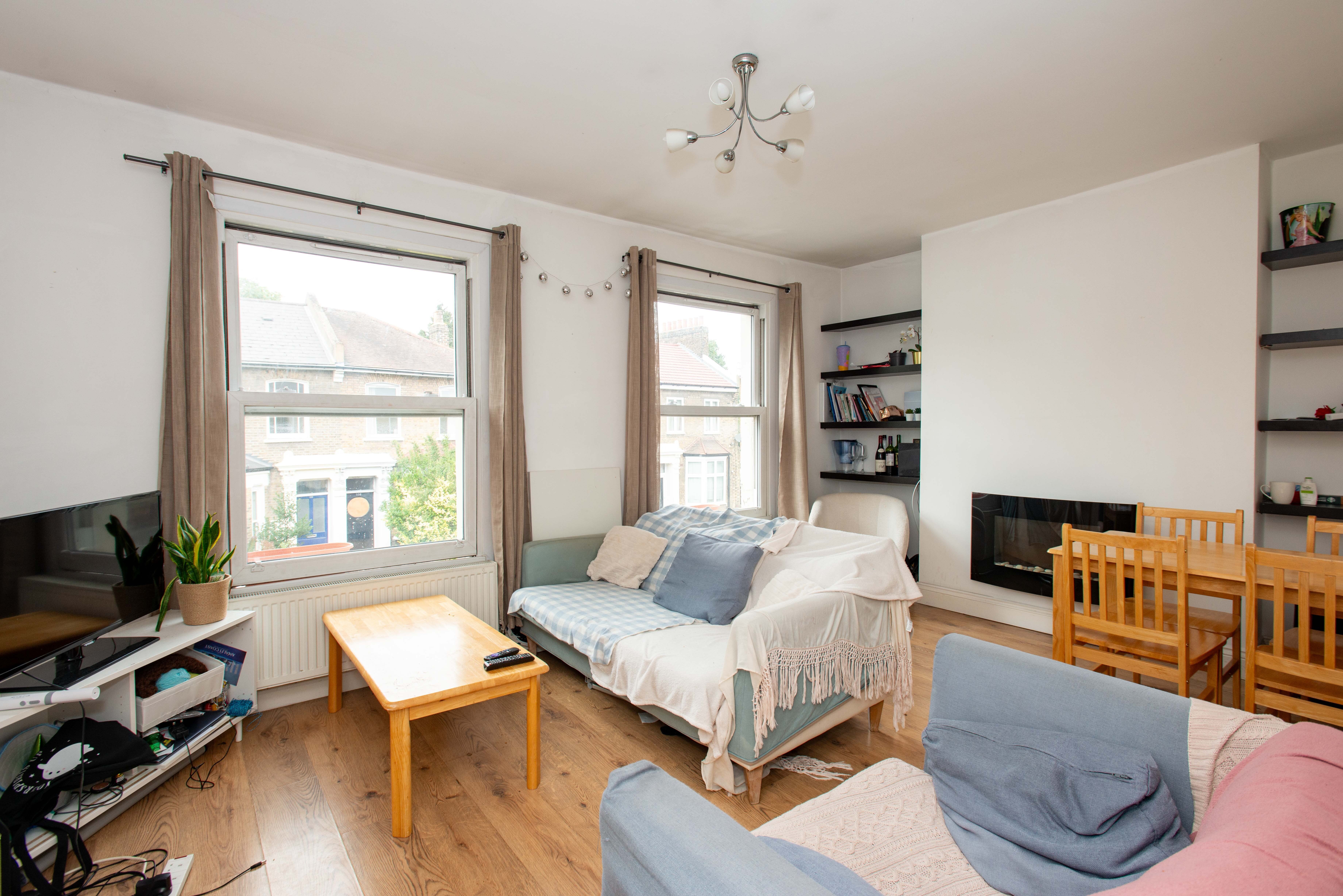 Flat Shardeloes Road in Greater London