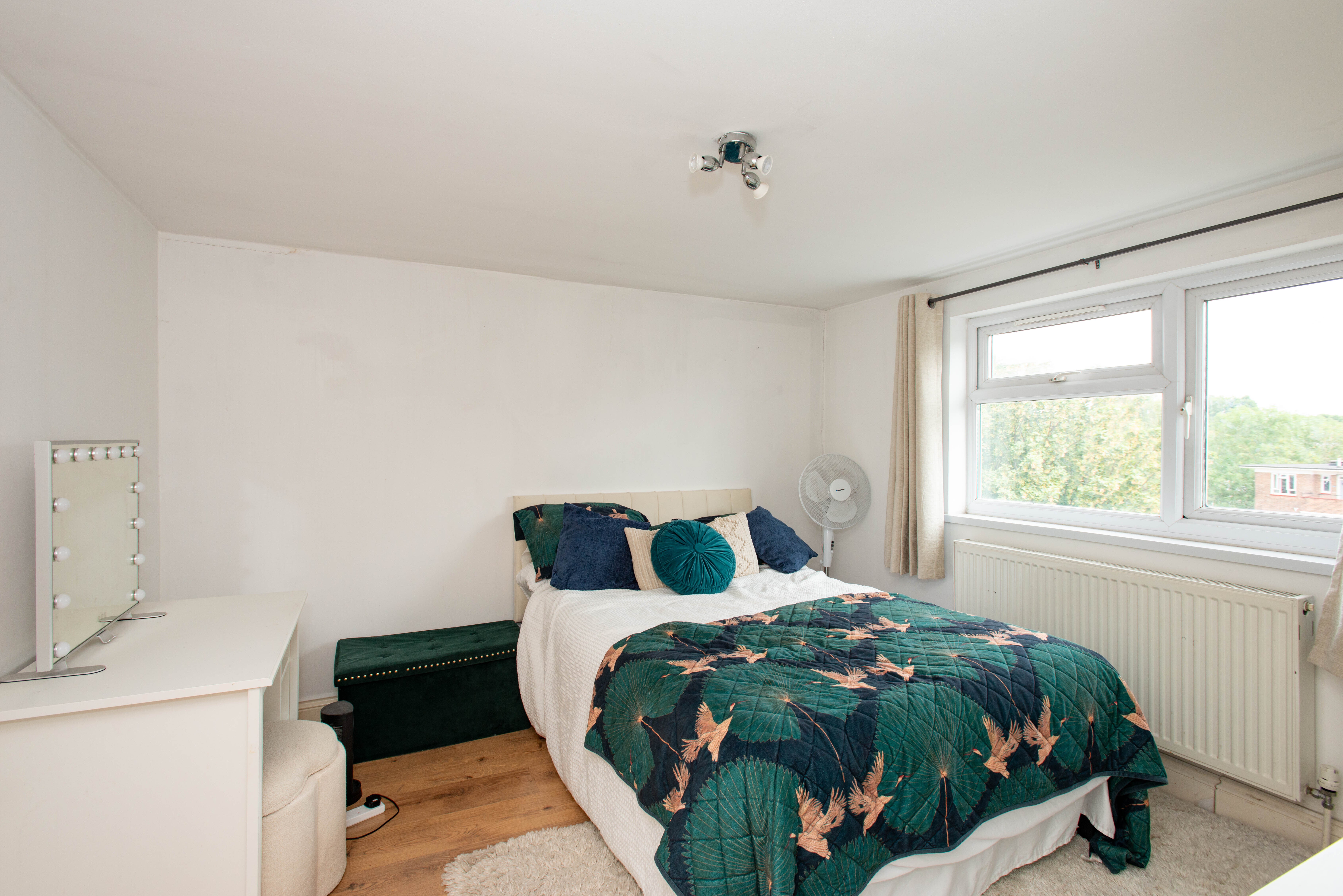 Flat Shardeloes Road in Greater London