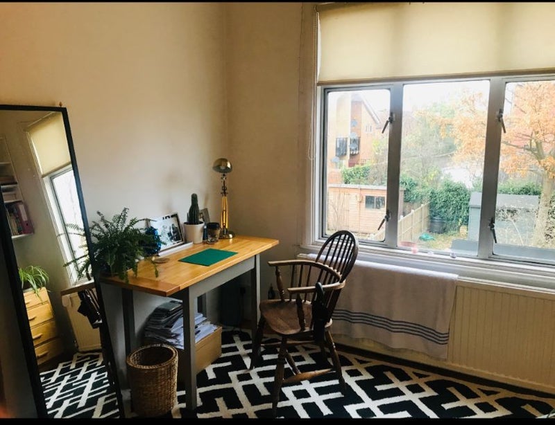 Room Trelawn Road in Greater London