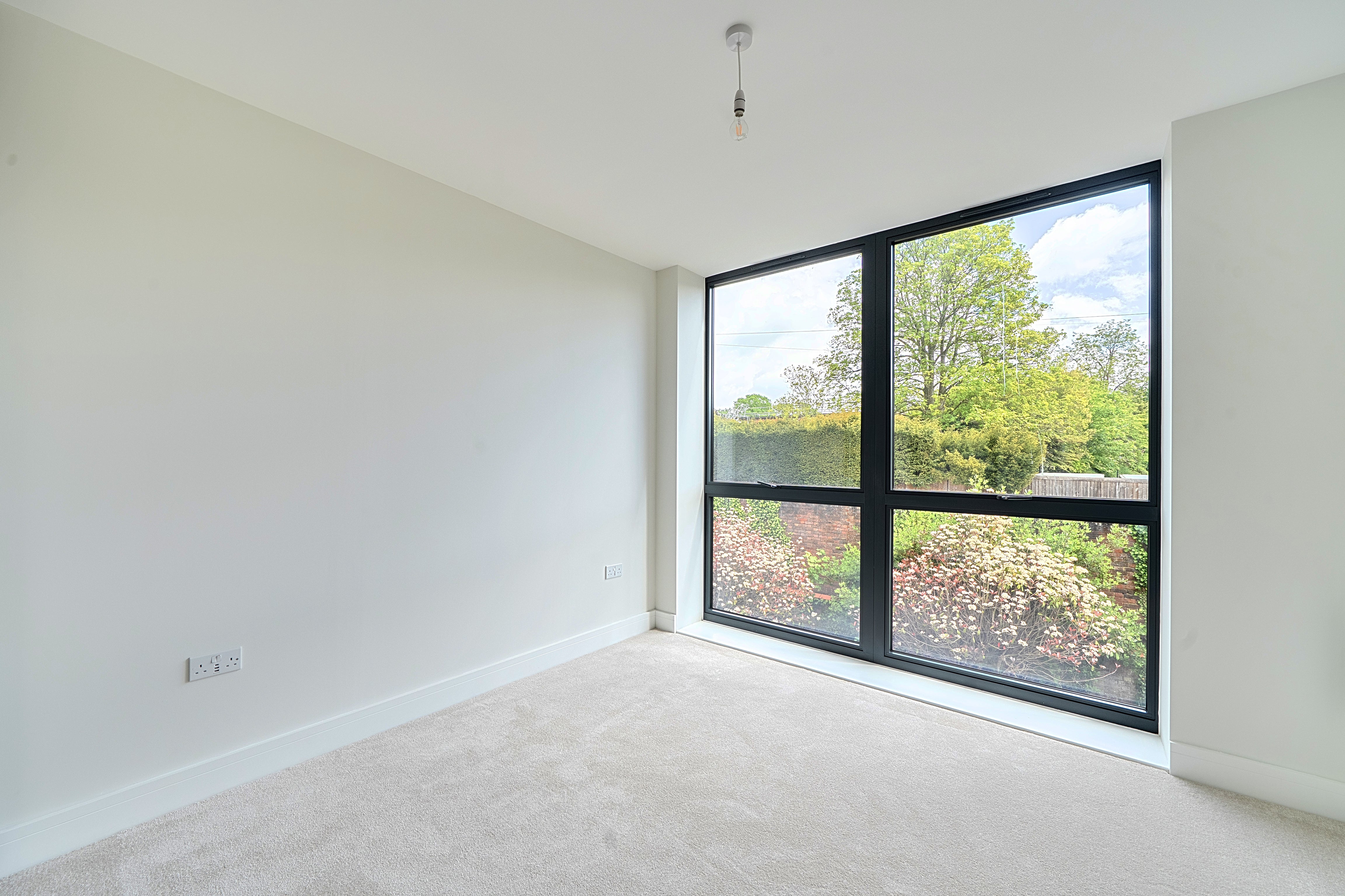 Flat Hargrave Road in Maidenhead