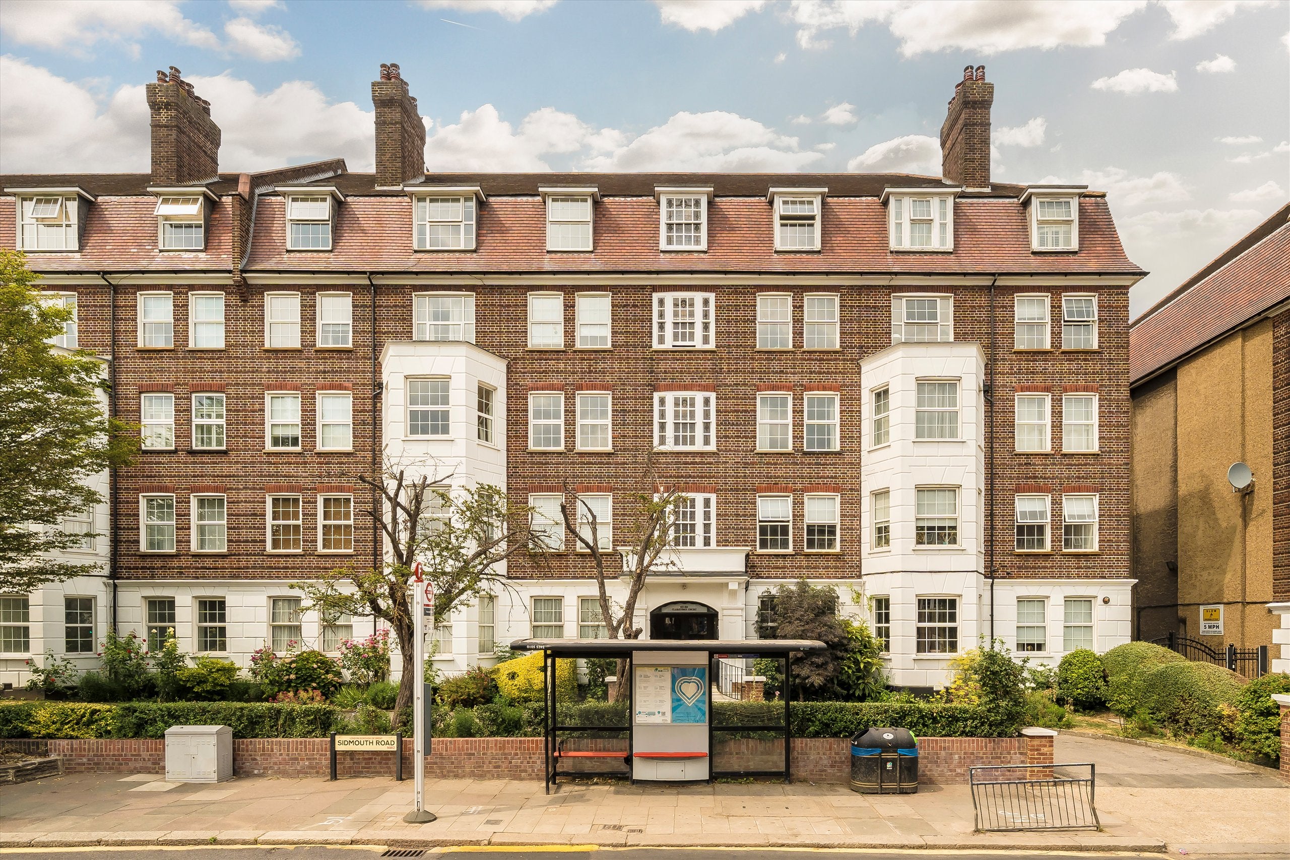 Flat Sidmouth Road in Greater London