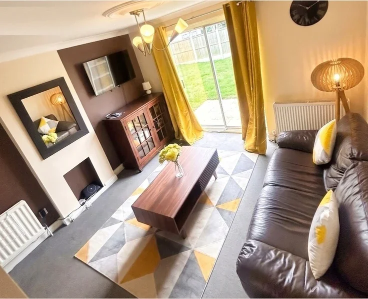 House Hund Oak Drive in Doncaster