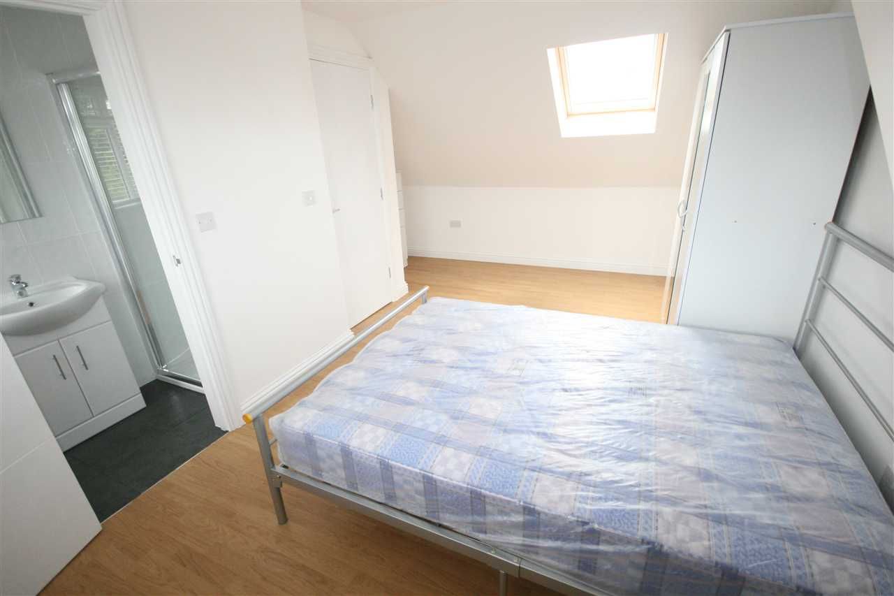 Flat Hindes Road in Greater London