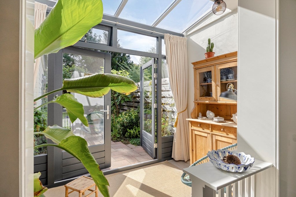Tussenwoning te koop: Oostsingel 34, Schiedam