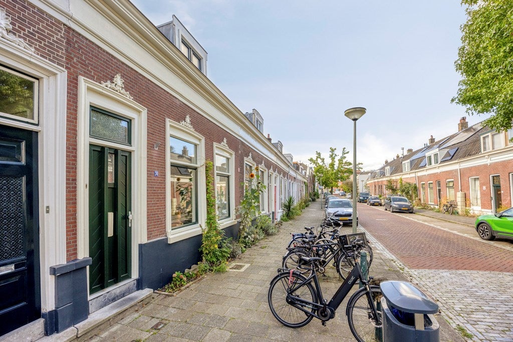 Tussenwoning te koop: Oostsingel 34, Schiedam
