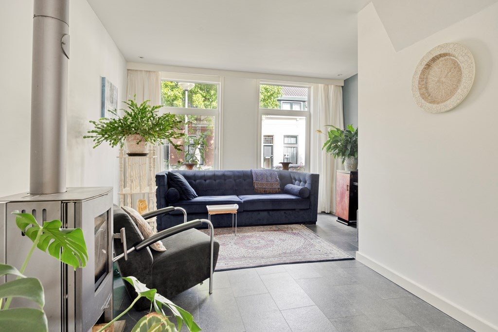 Tussenwoning te koop: Oostsingel 34, Schiedam