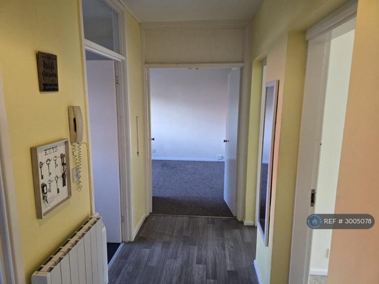 Flat Michaelmas Road in Coventry