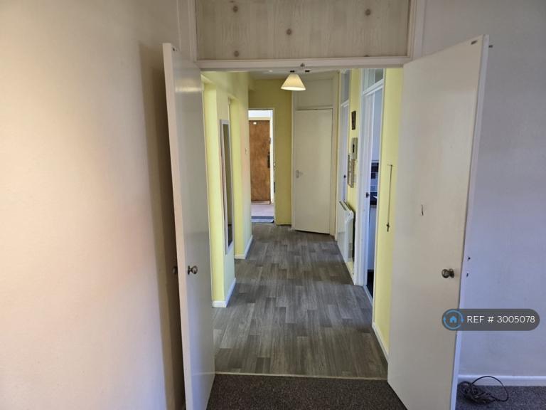 Flat Michaelmas Road in Coventry