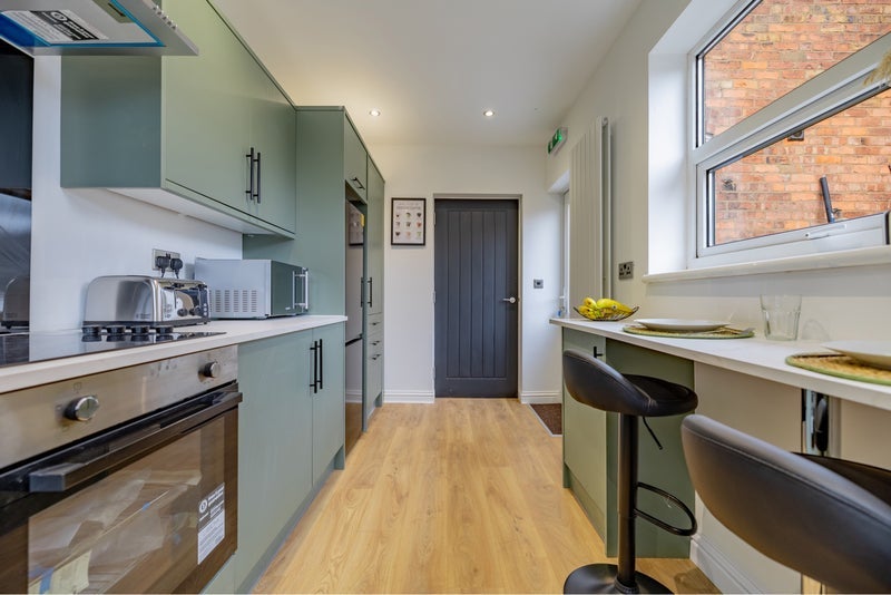 Room Hurcott Road in Wyre Forest