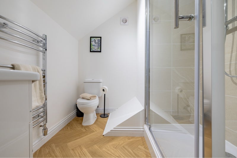 Room Hurcott Road in Wyre Forest