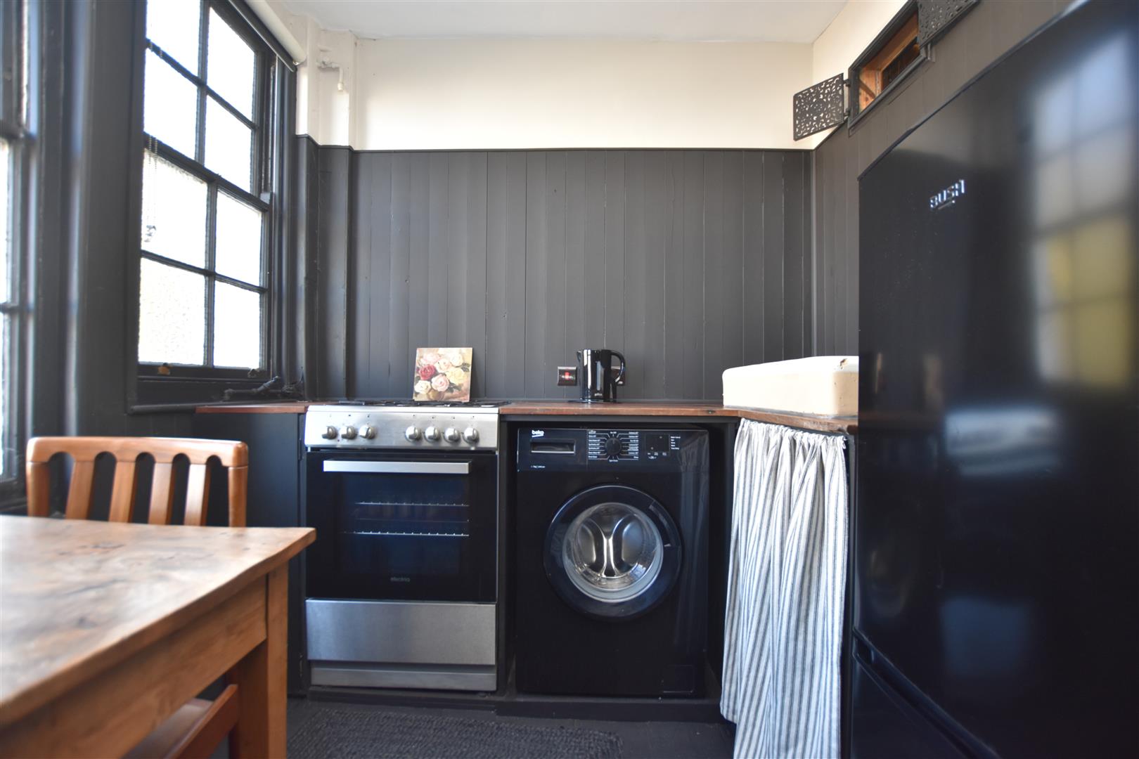 Flat Wellington Square in St Leonards