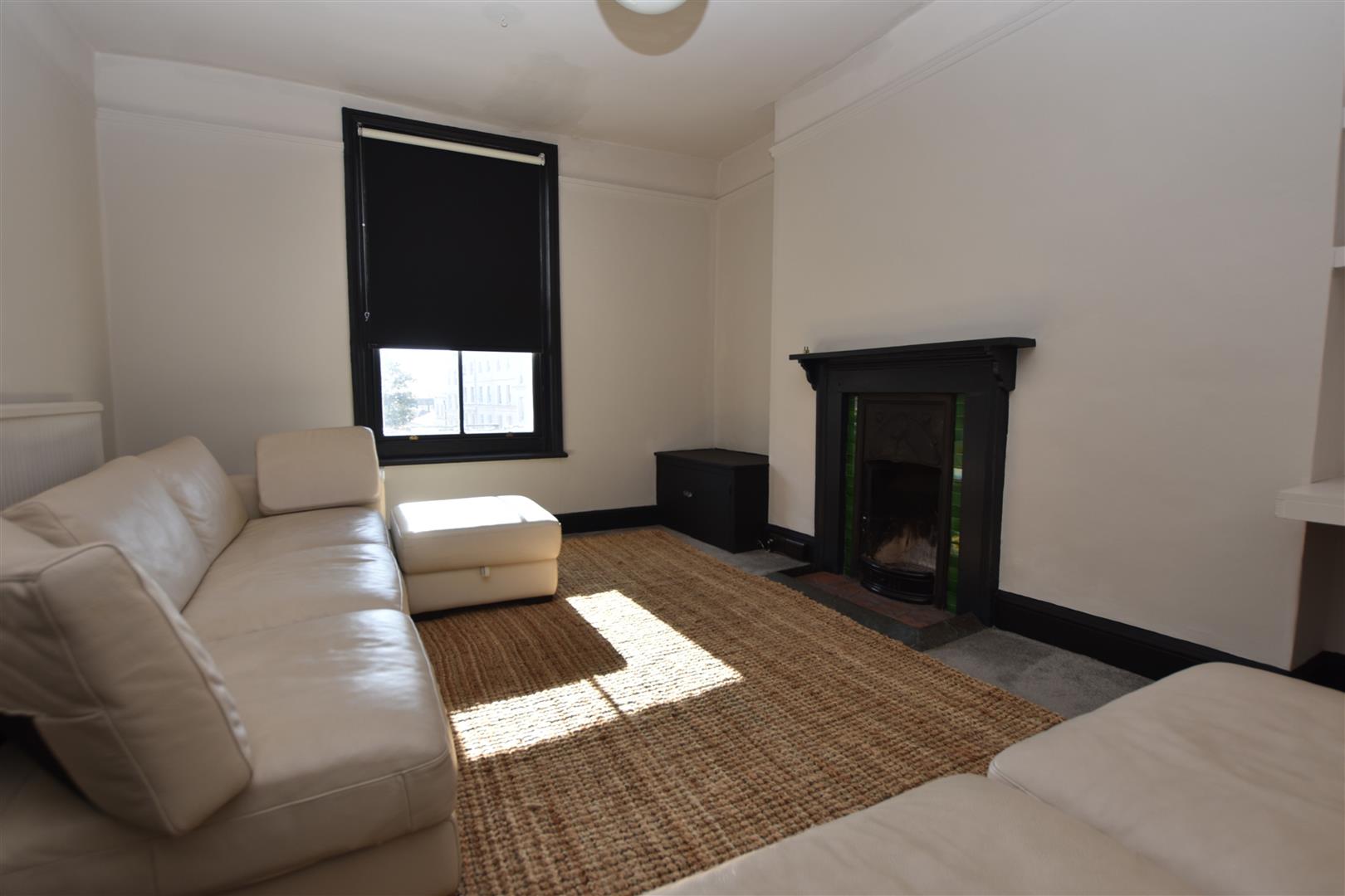 Flat Wellington Square in St Leonards