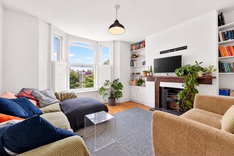 Room Powerscroft Road in Greater London