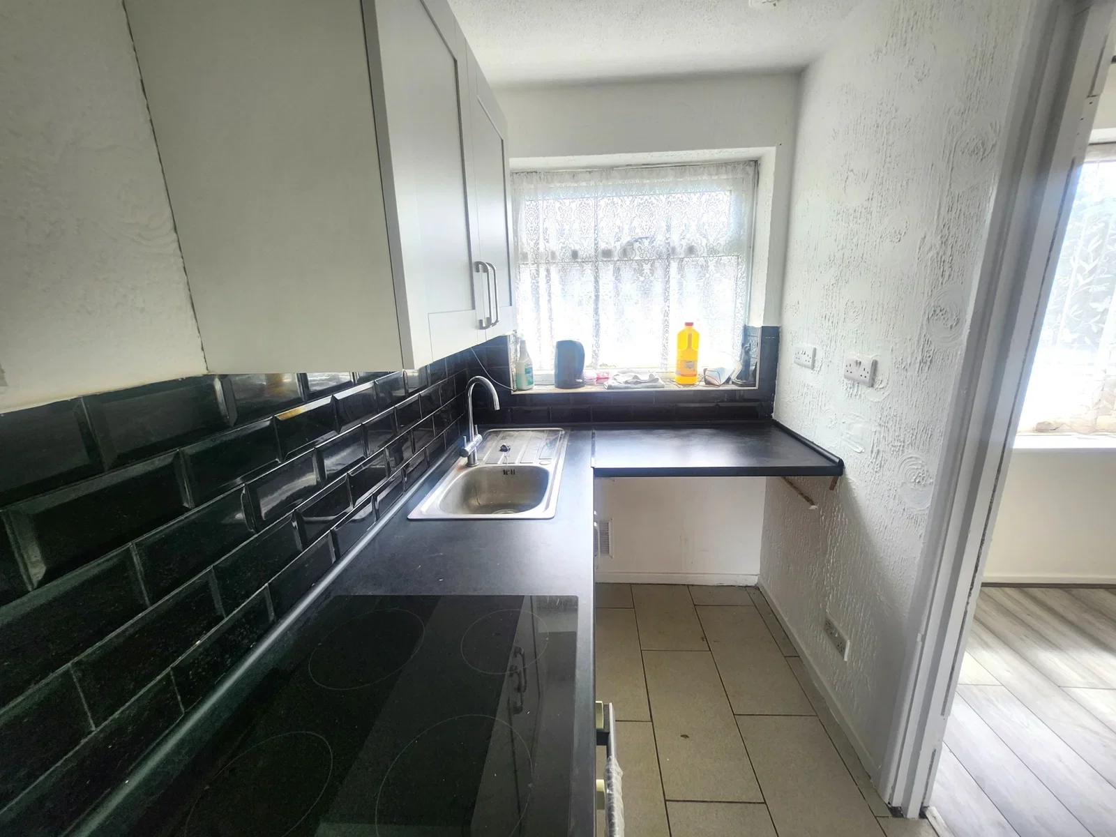 Flat Tudor Court in Sandwell