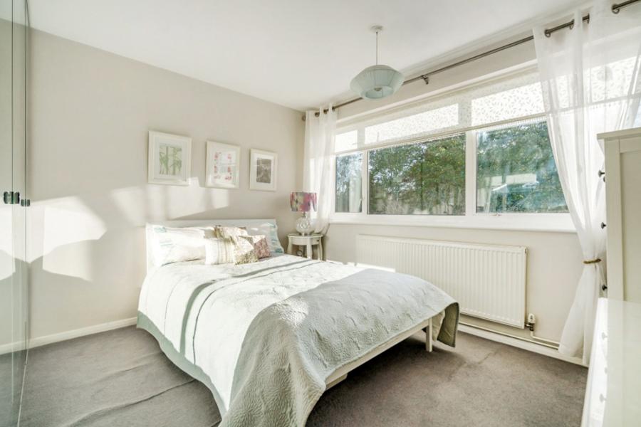 Flat Maxwell Road in Greater London