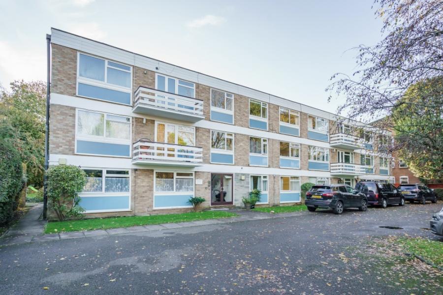 Flat Maxwell Road in Greater London