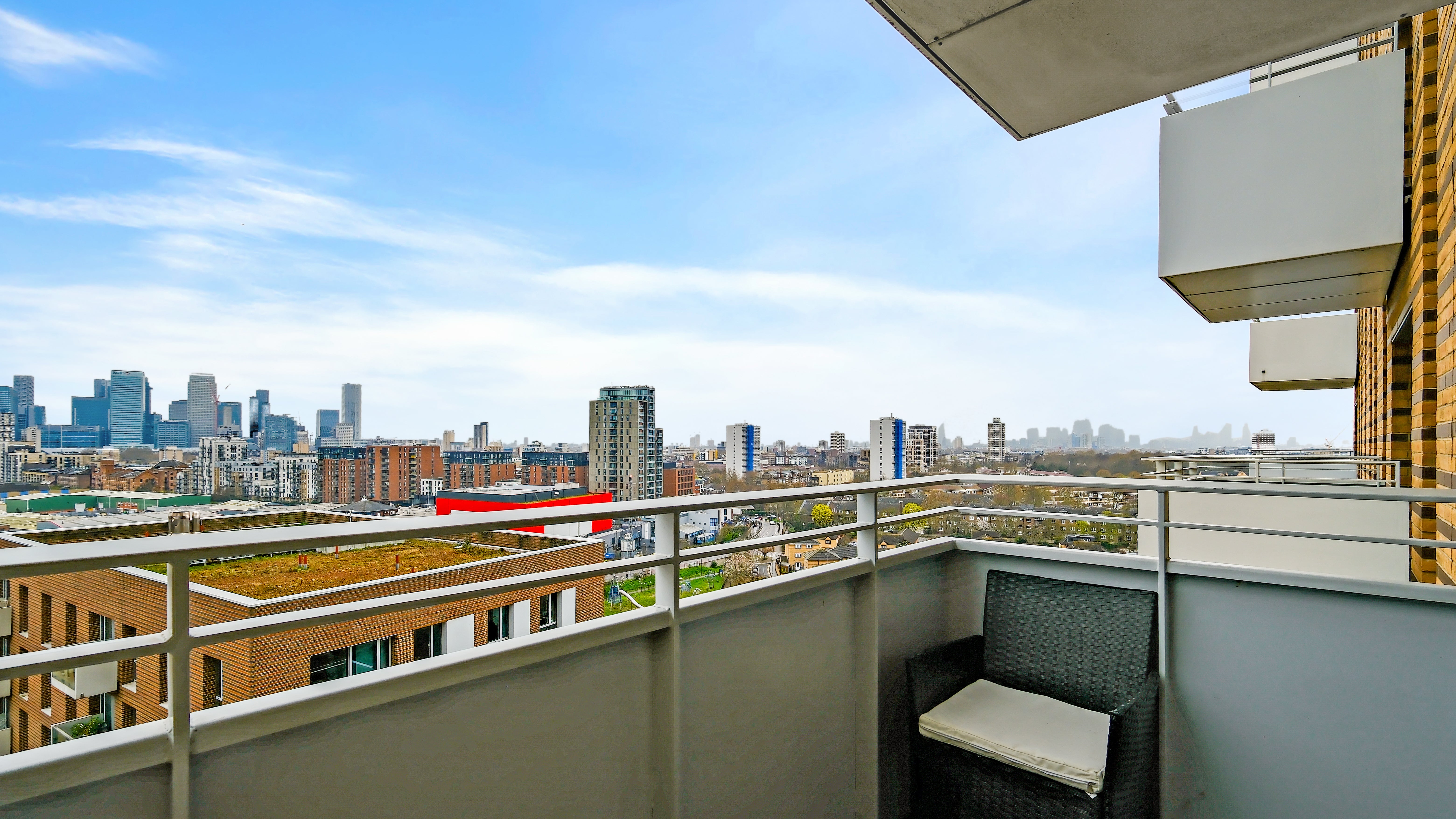 Flat Hannaford Walk in Greater London