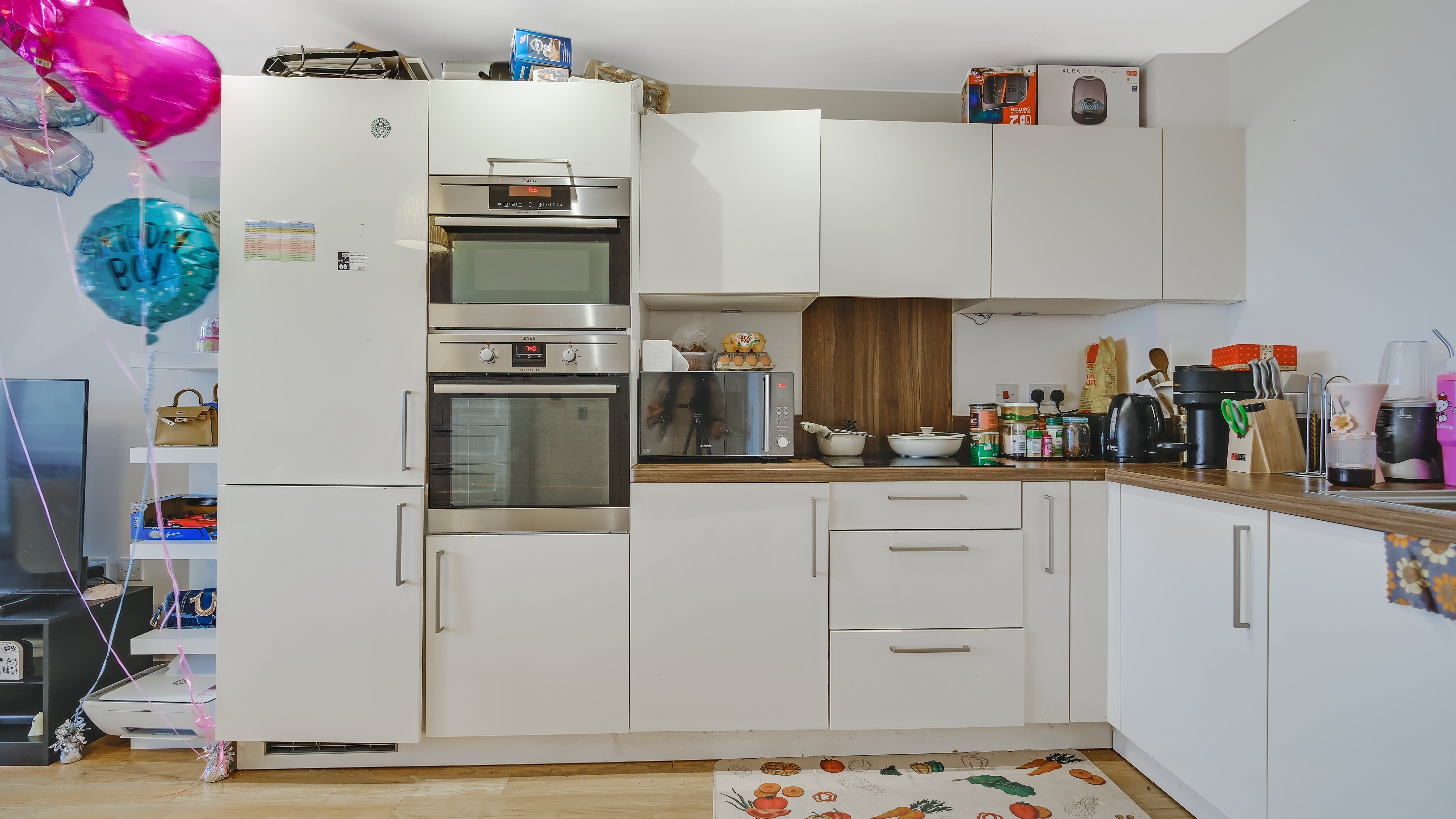 Flat Hannaford Walk in Greater London