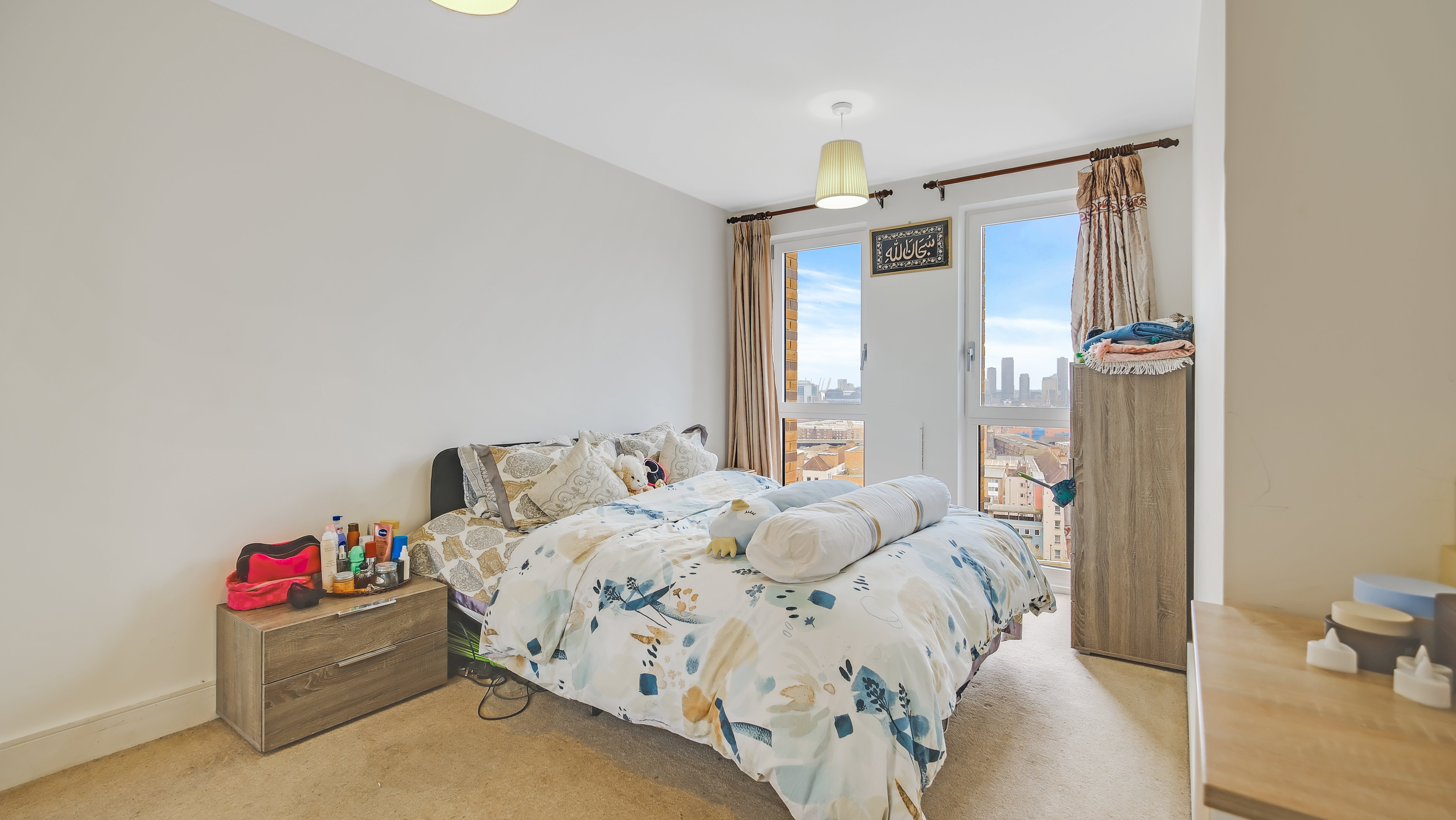 Flat Hannaford Walk in Greater London