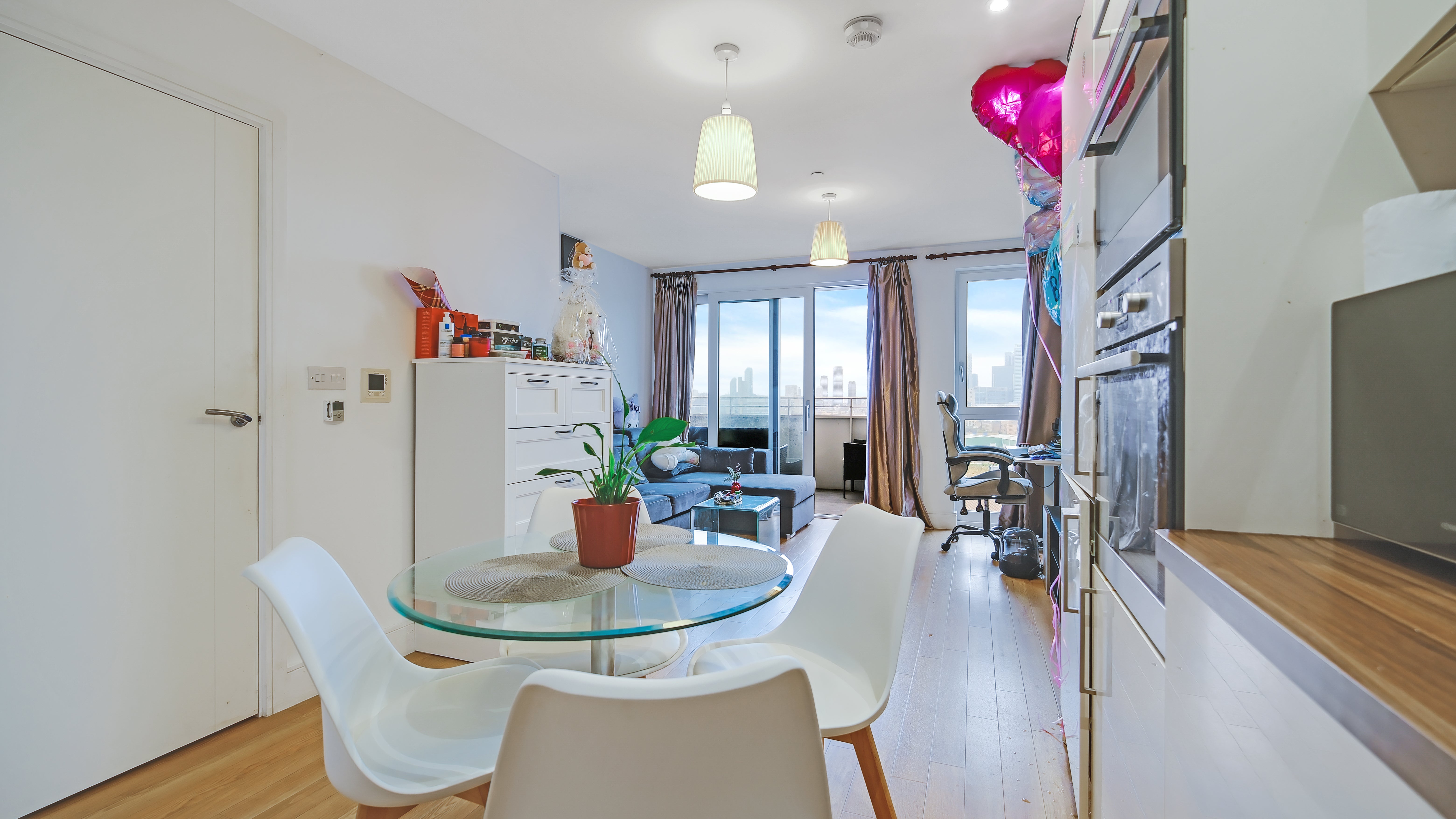 Flat Hannaford Walk in Greater London