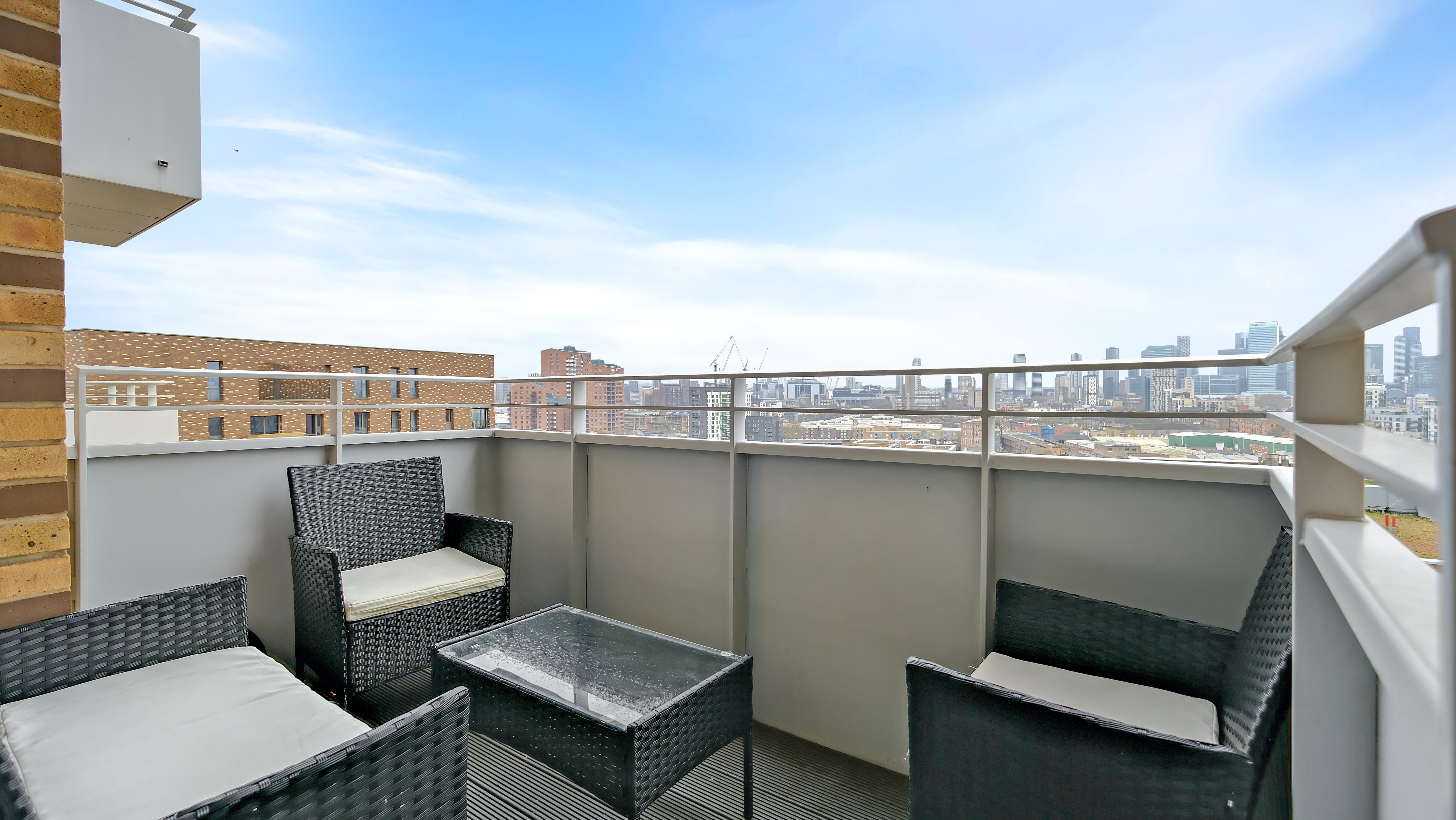 Flat Hannaford Walk in Greater London