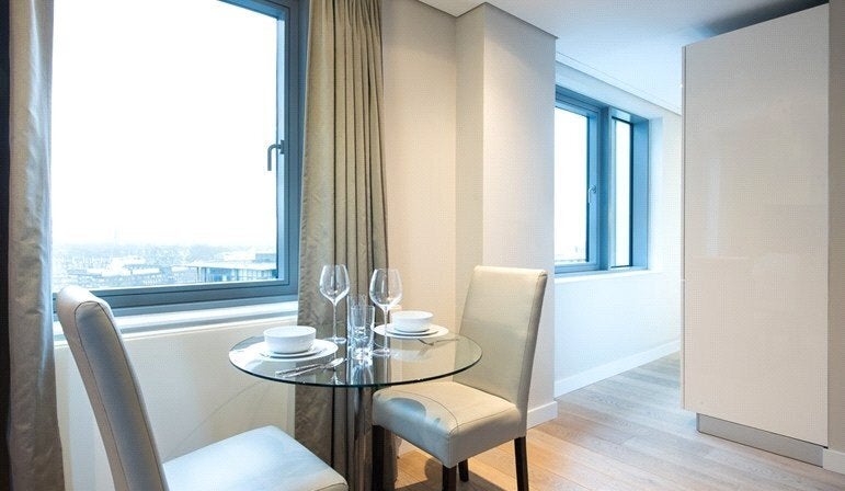 Flat Lancaster Walk in City of Westminster