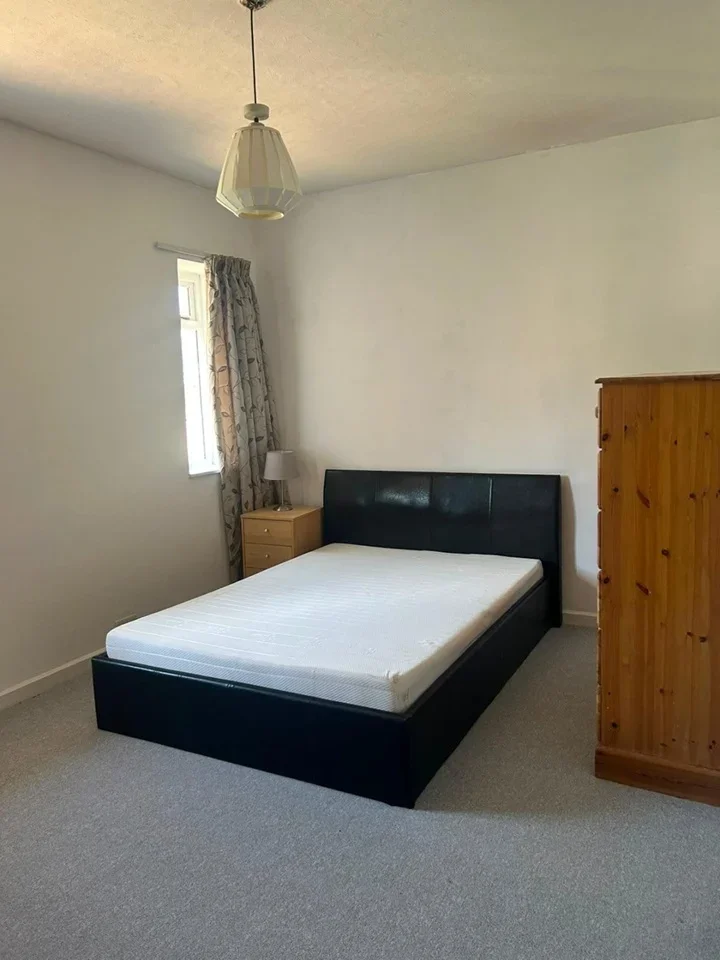 Room Huntingfield Road in Greater London