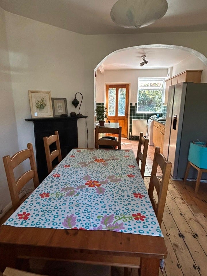 Room Huntingfield Road in Greater London