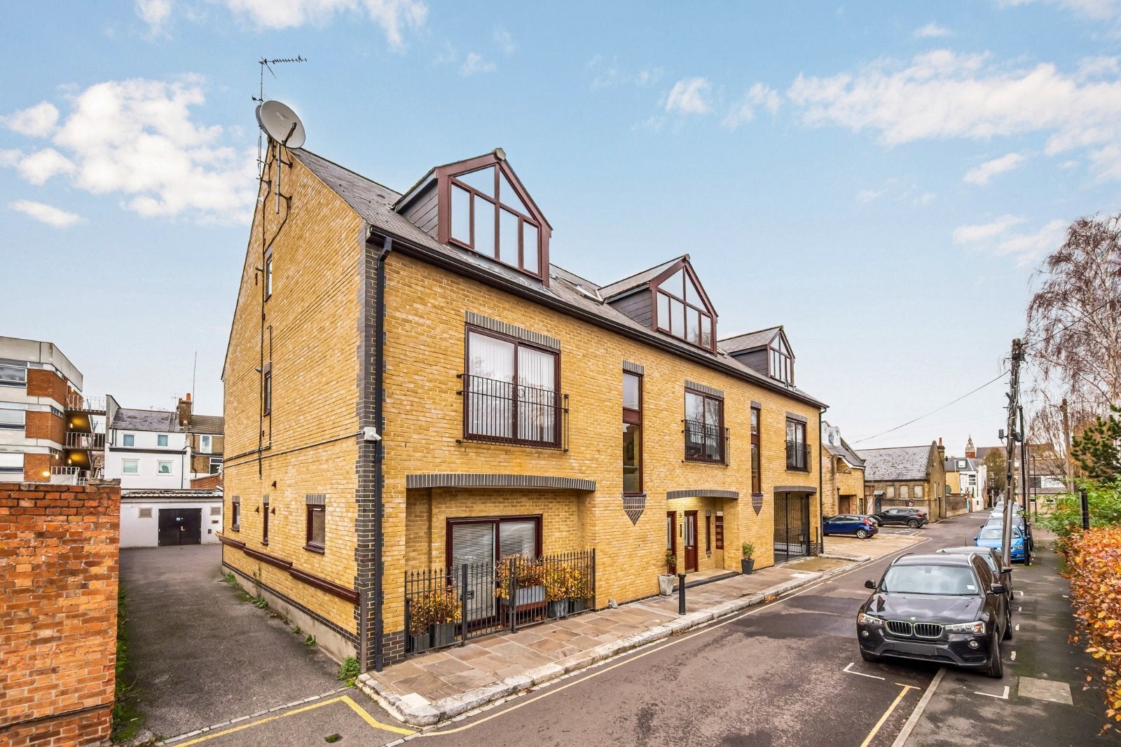 Flat Prince of Wales Terrace in Greater London