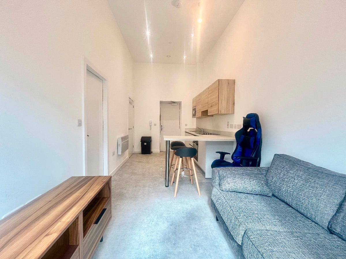 Flat Henry Street in Greater London