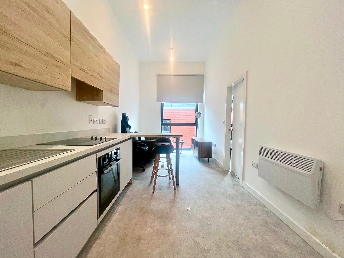 Flat Henry Street in Greater London