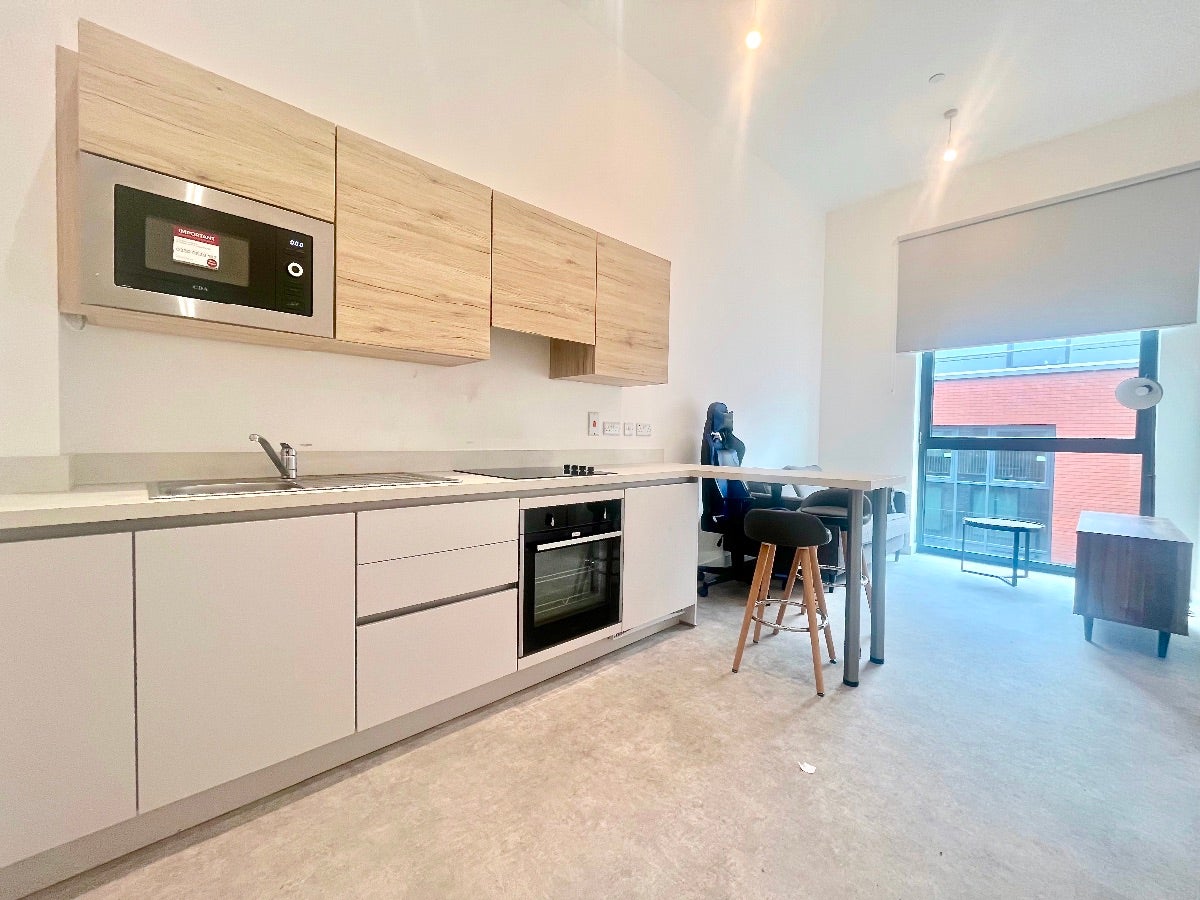 Flat Henry Street in Greater London