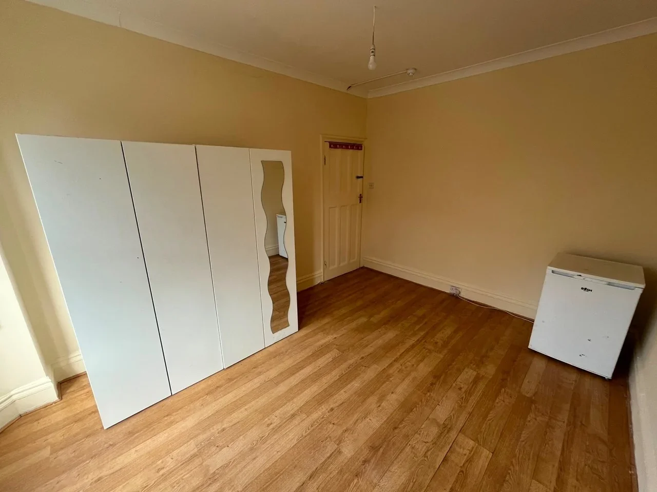 Room Westbury Avenue in Greater London