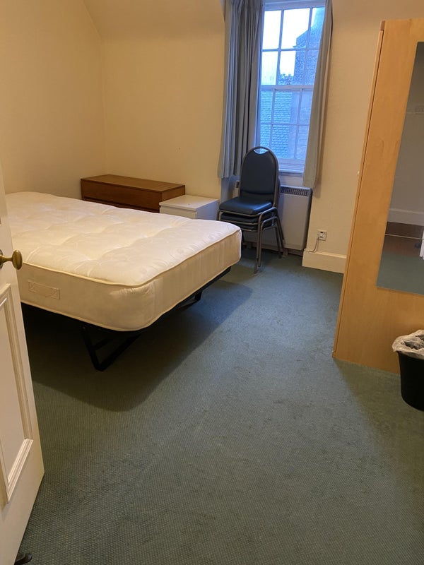 Flat Guthrie Street in City of Edinburgh