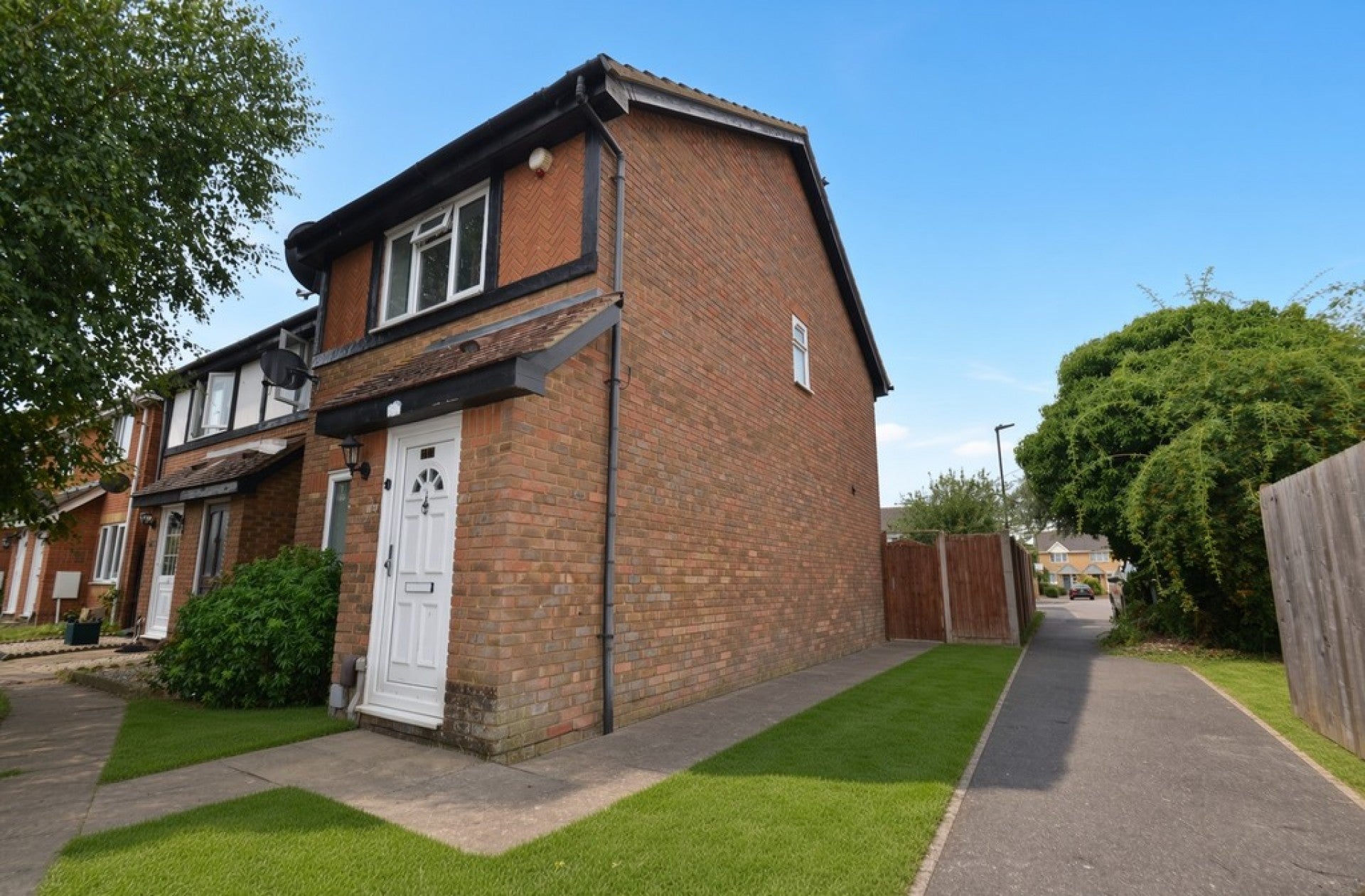 House Nine Elms Close in Greater London