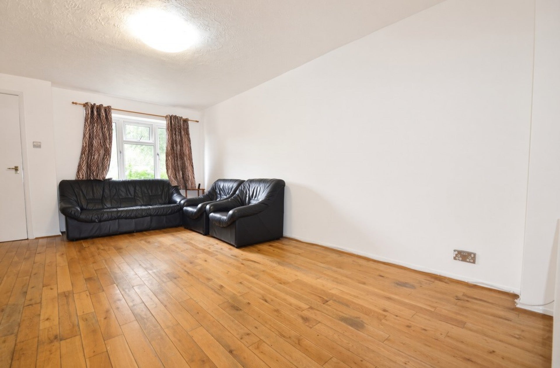 House Nine Elms Close in Greater London