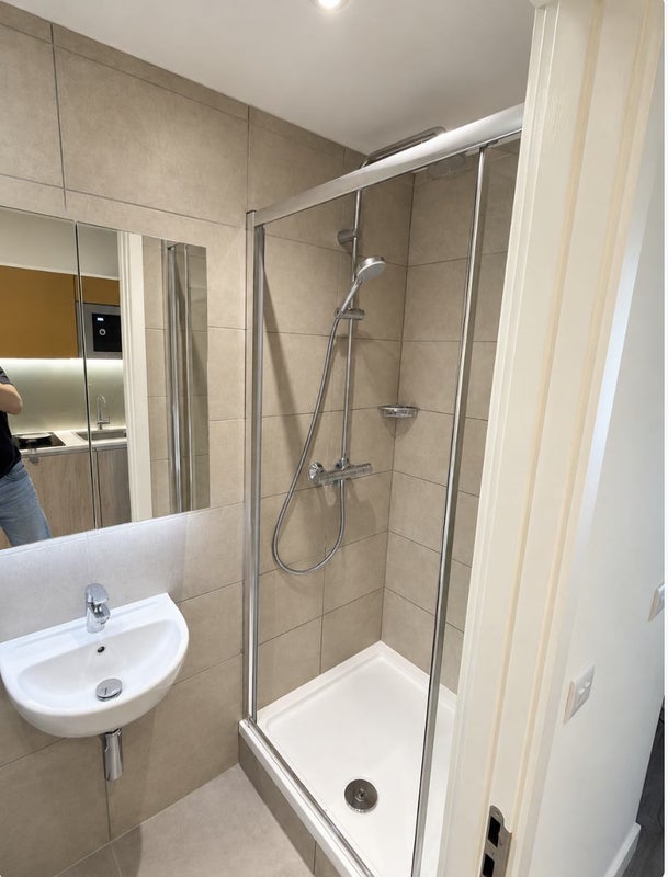 Flat Melior Street in Greater London