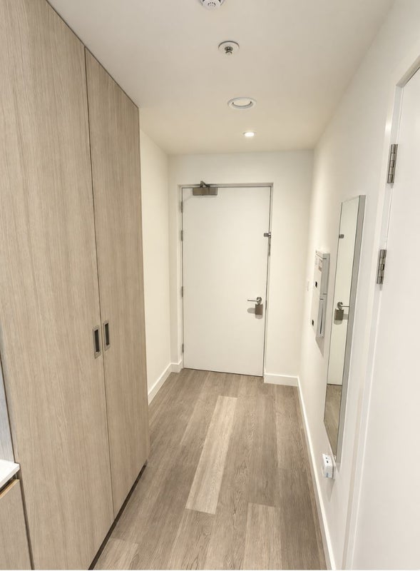 Flat Melior Street in Greater London