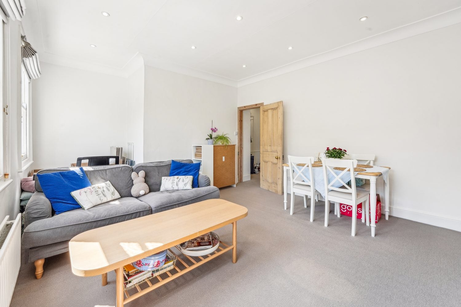 Flat Winders Road in Greater London
