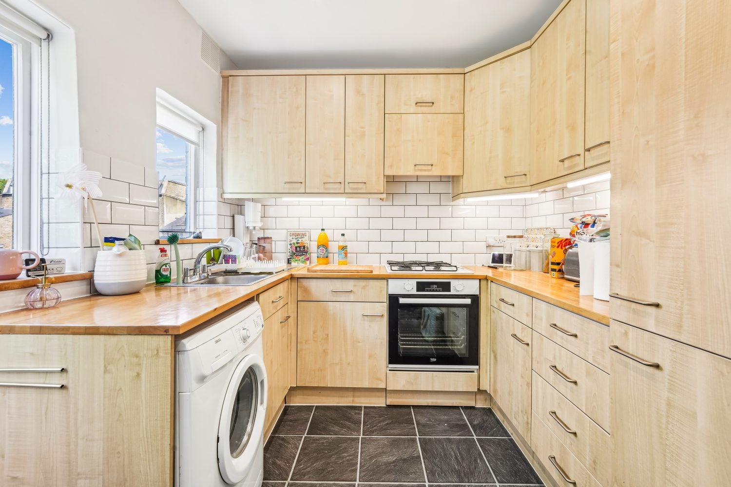 Flat Winders Road in Greater London