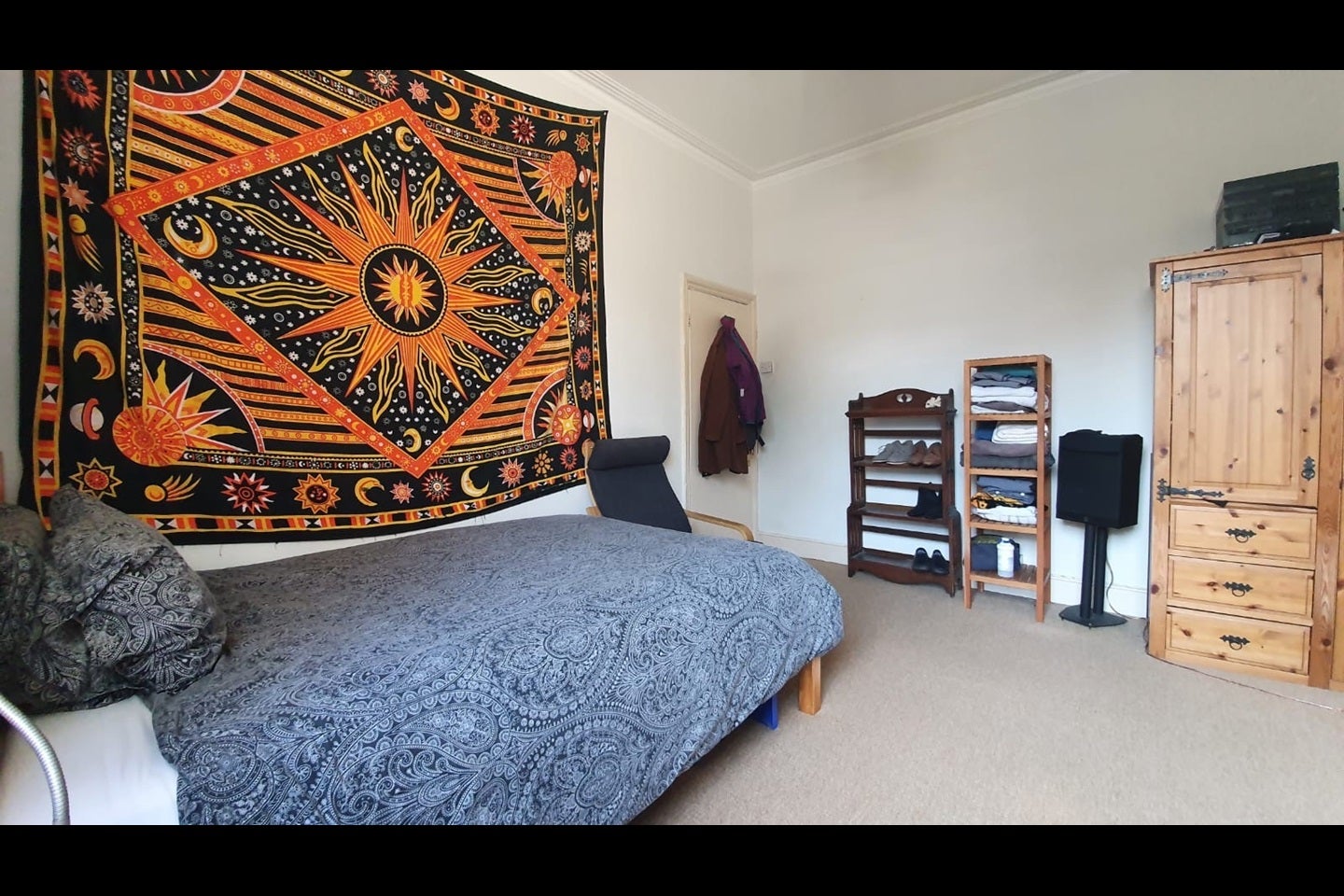 Flat Gleneagle Road in Greater London
