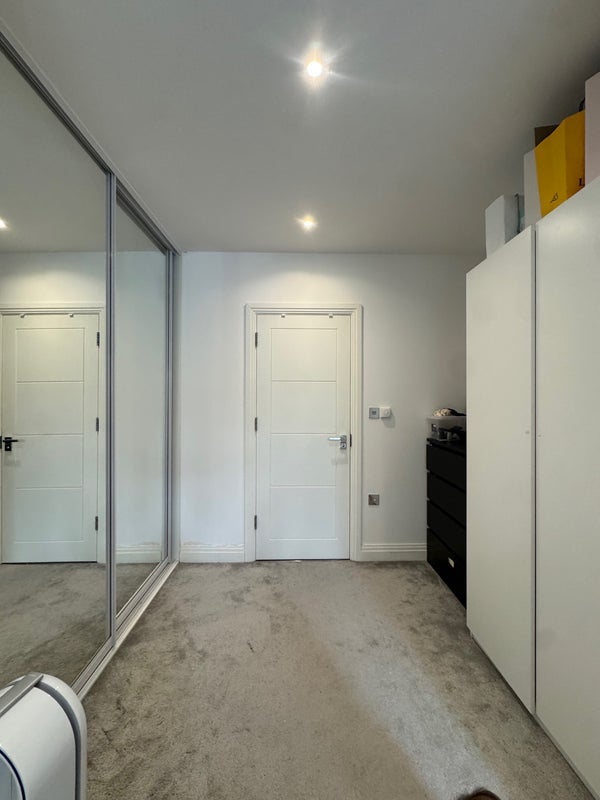 Room Leytonstone Road in Greater London