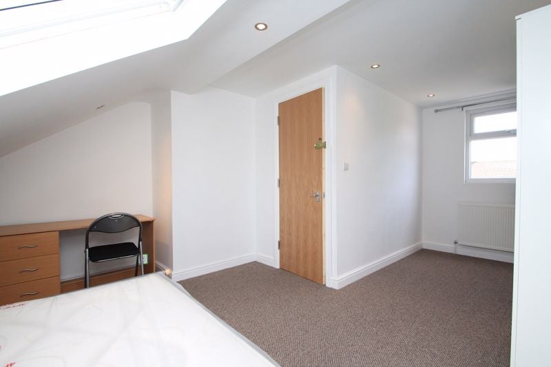 Flat Rhymney Street in Cardiff