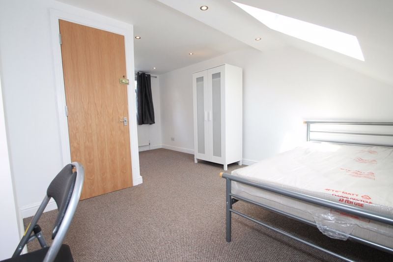 Flat Rhymney Street in Cardiff