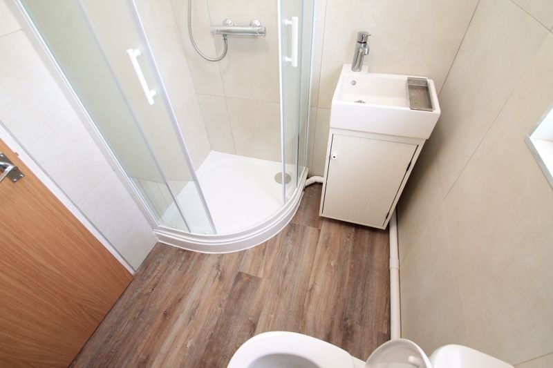 Flat Rhymney Street in Cardiff