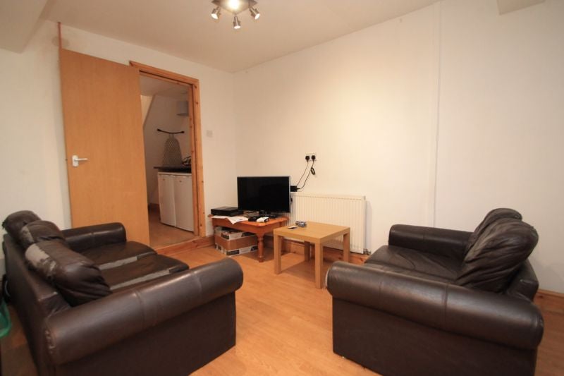 Flat Rhymney Street in Cardiff