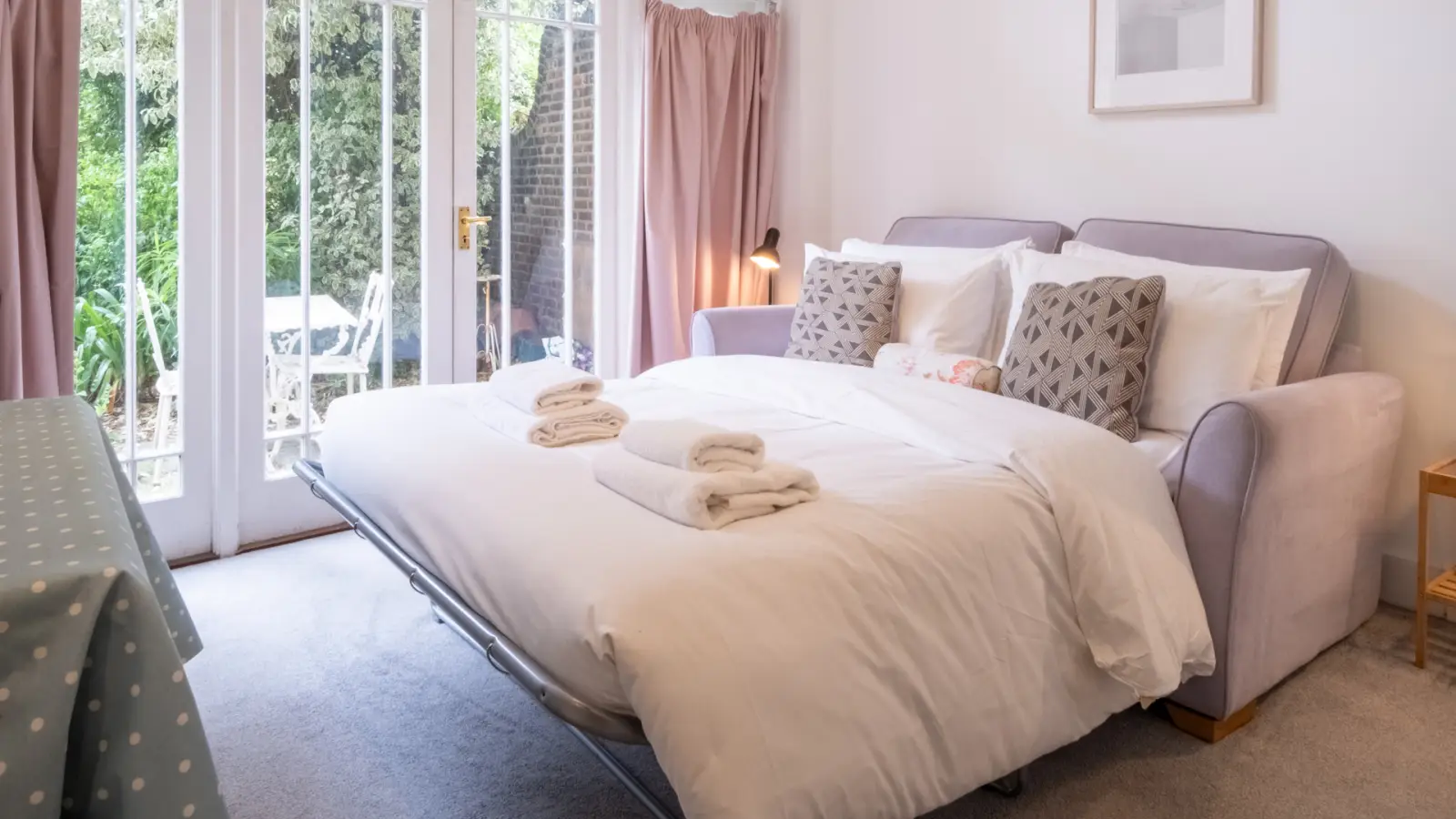 Flat Howitt Road in Greater London